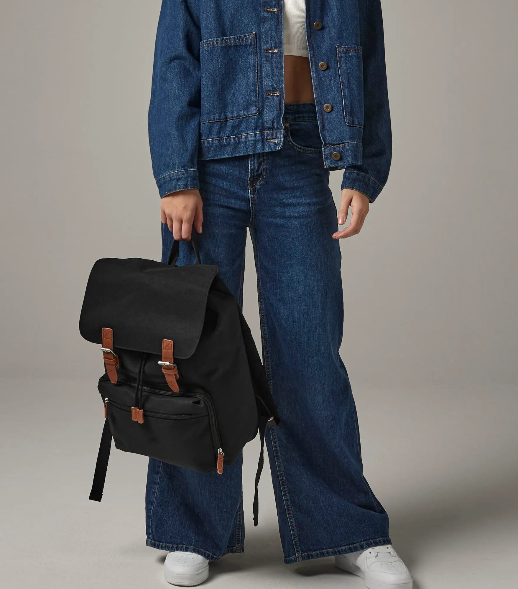 bg 613 vintage laptop backpack Vintage Laptop Backpack – Fruit Distribution